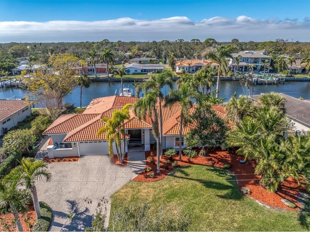 901 31st Terrace NE Saint Petersburg FL 33704 TB8328123 image1
