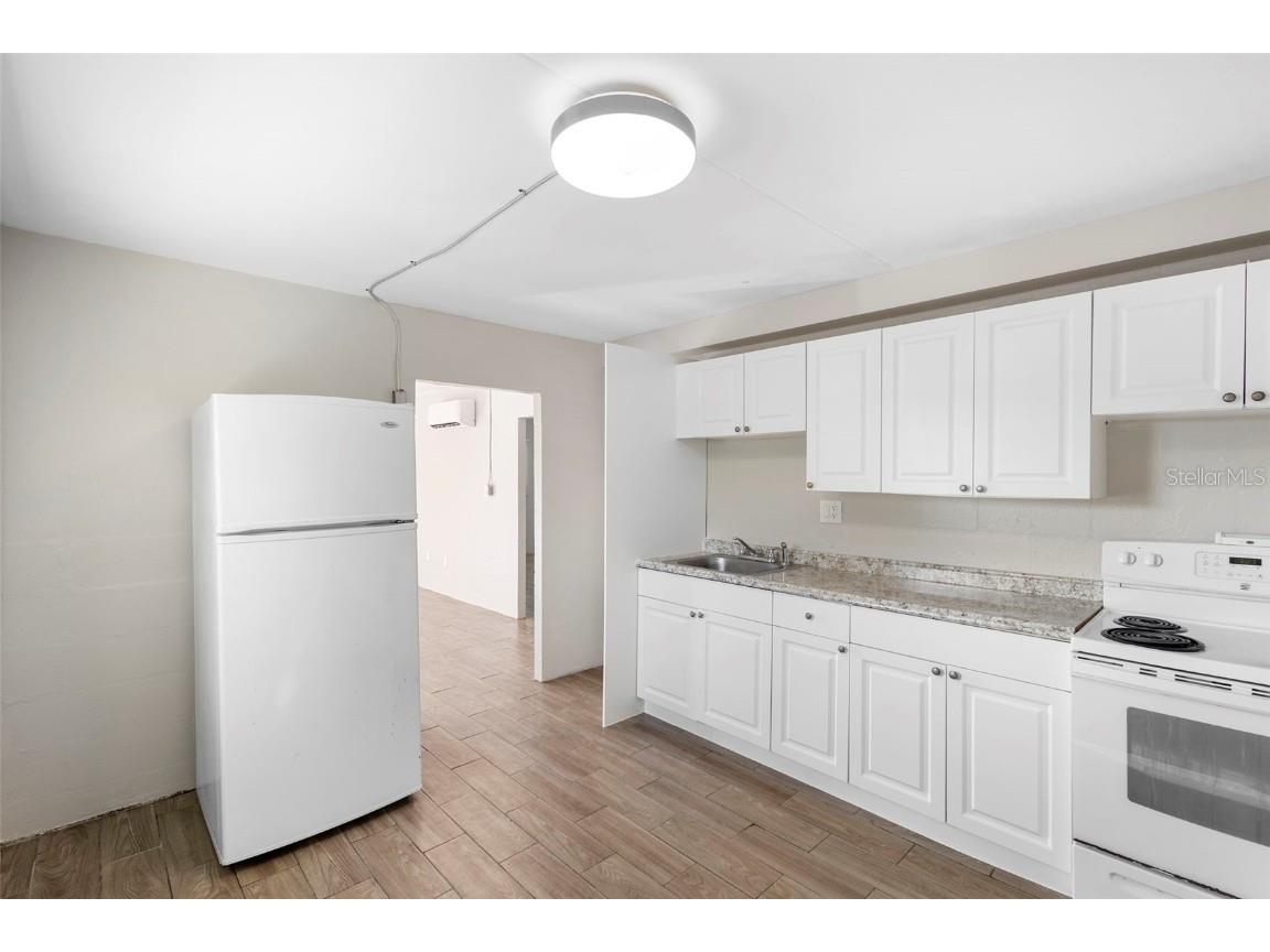 901 Colyer Street #A & B Orlando FL 32805 O6365474 image4