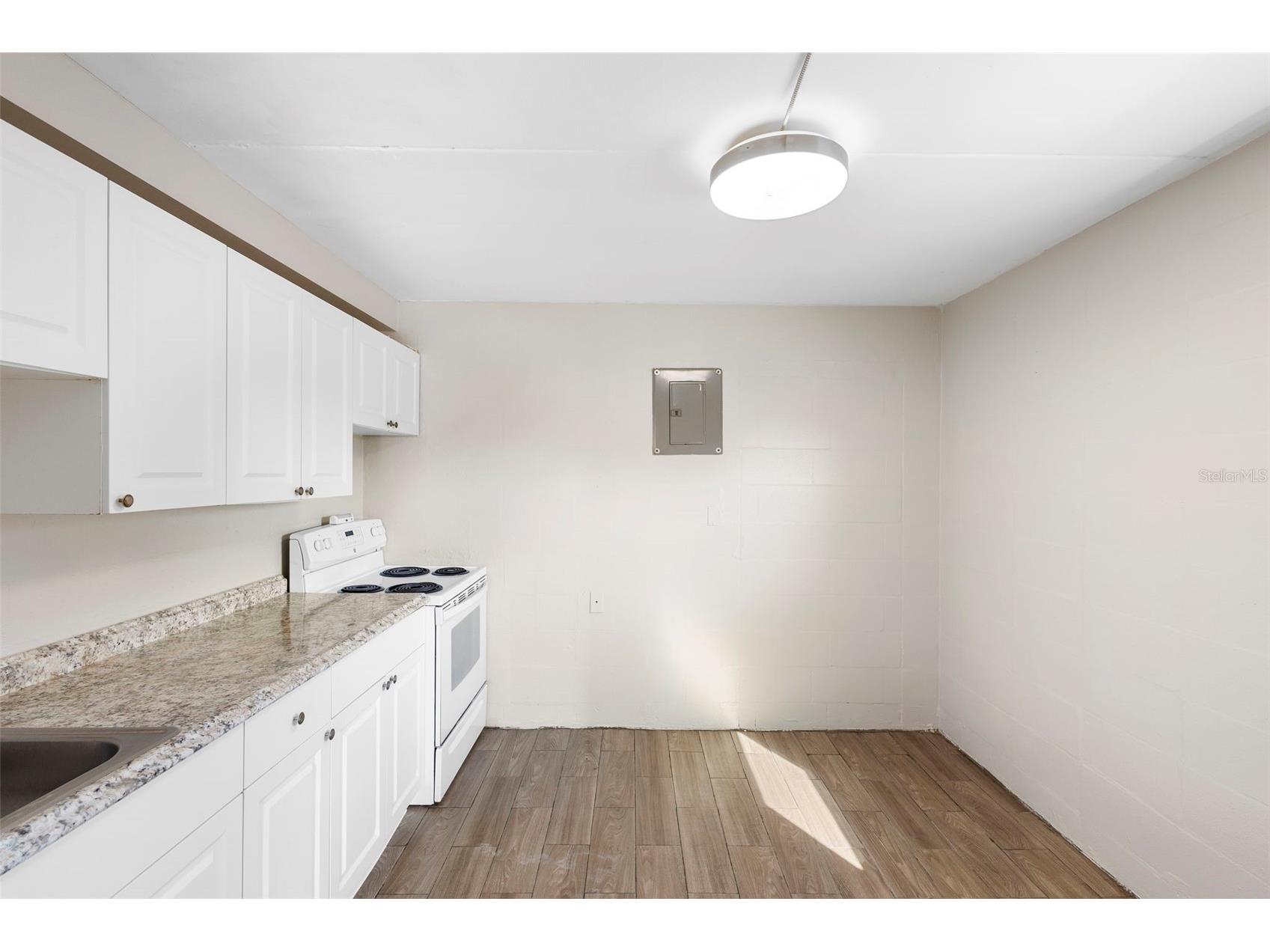 901 Colyer Street Orlando FL 32805 O6392744 image28