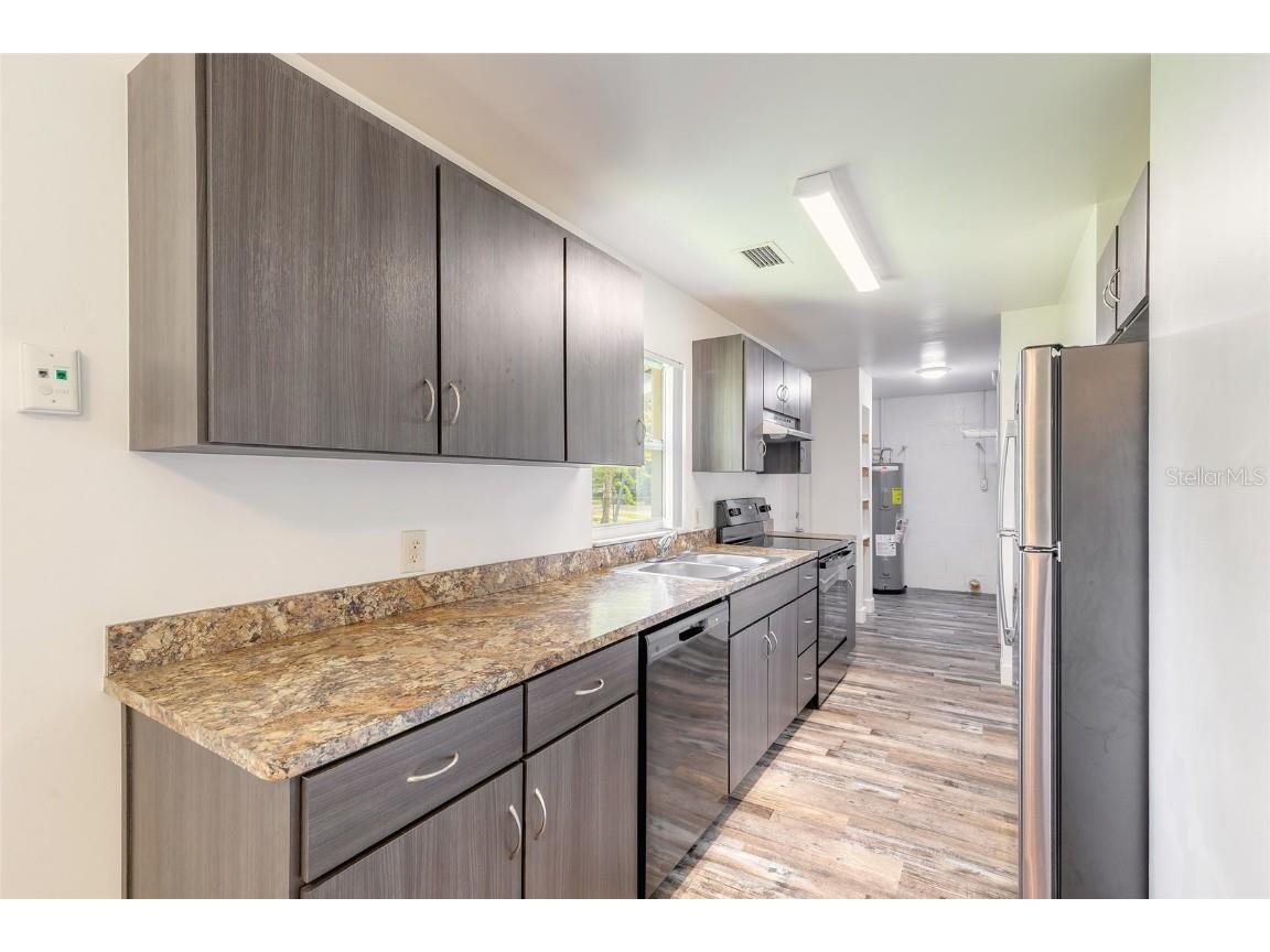 901 Damron Street Daytona Beach FL 32117 V4945756 image4