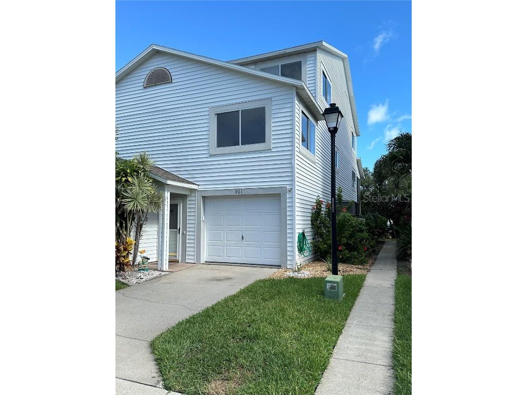 901 Hidden Harbour Drive Indian Rocks Beach FL 33785 - INTRACOASTAL WATERWAY U8248839 image1