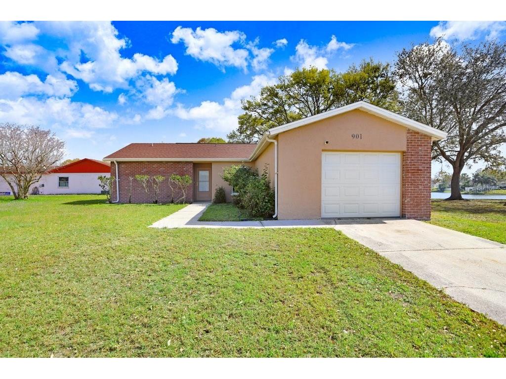 901 Lochmont Drive Brandon FL 33511 - HEATHER LAKE T3508731 image1