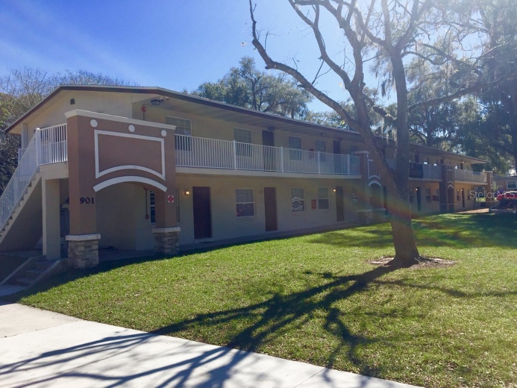 901 N Amelia Avenue #13 Deland FL 32724 V4932173 image1