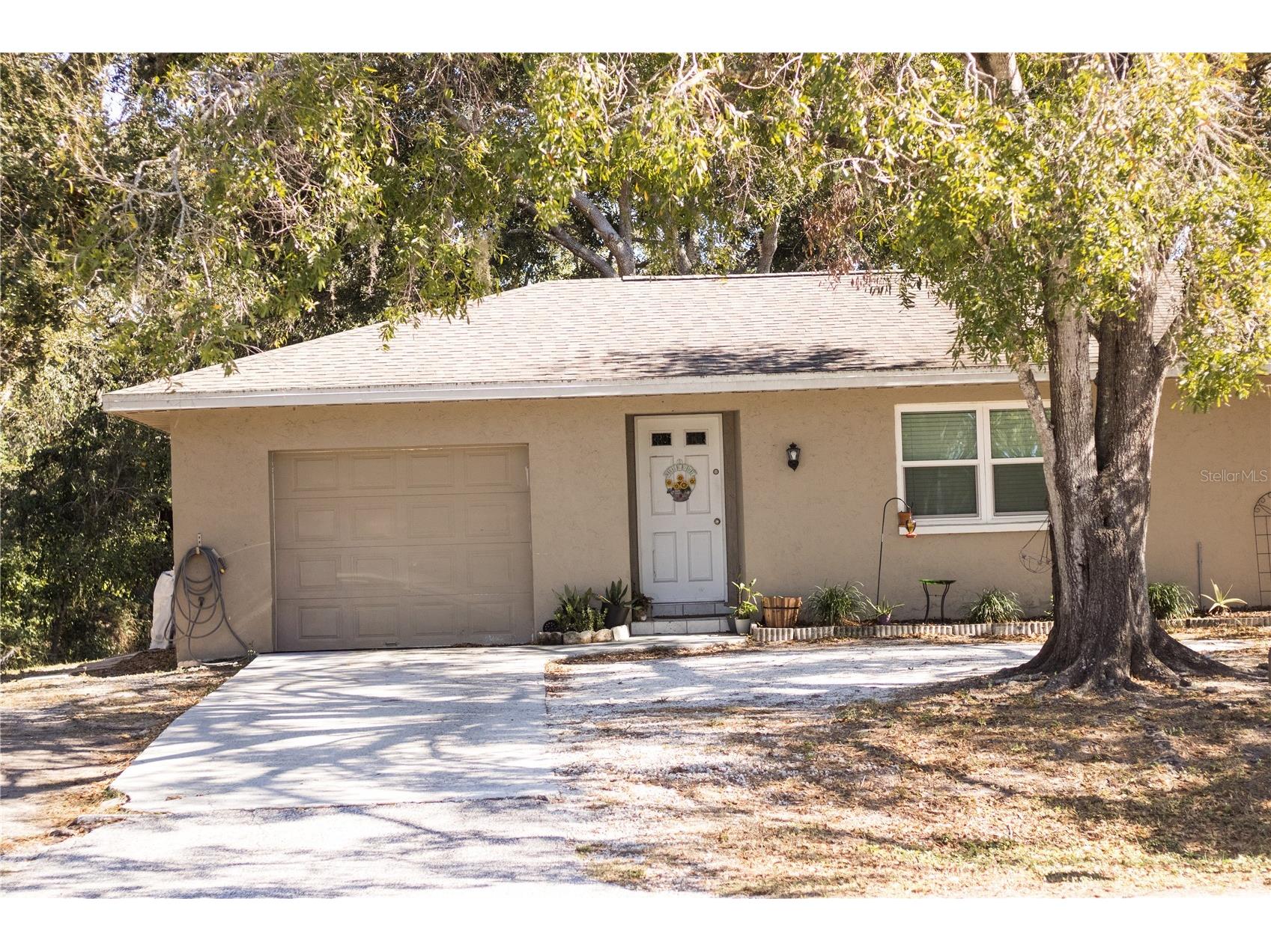 901 S Lockwood Ridge Road Sarasota FL 34237 A4678246 image1