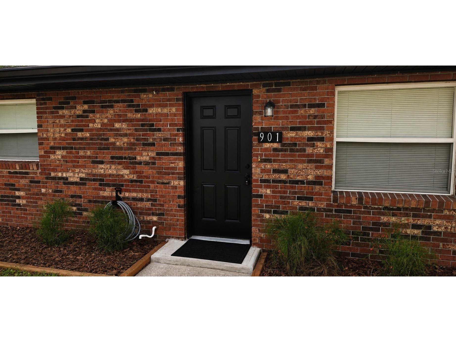 901 S Taylor Road Seffner FL 33584 TB8505287 image1