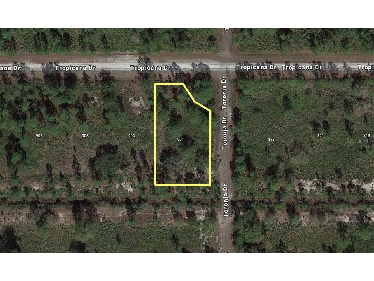 901 Tropicana Drive Indian Lake Estates FL 33855 - LAKE WALK-IN-WATER T3519360 image1