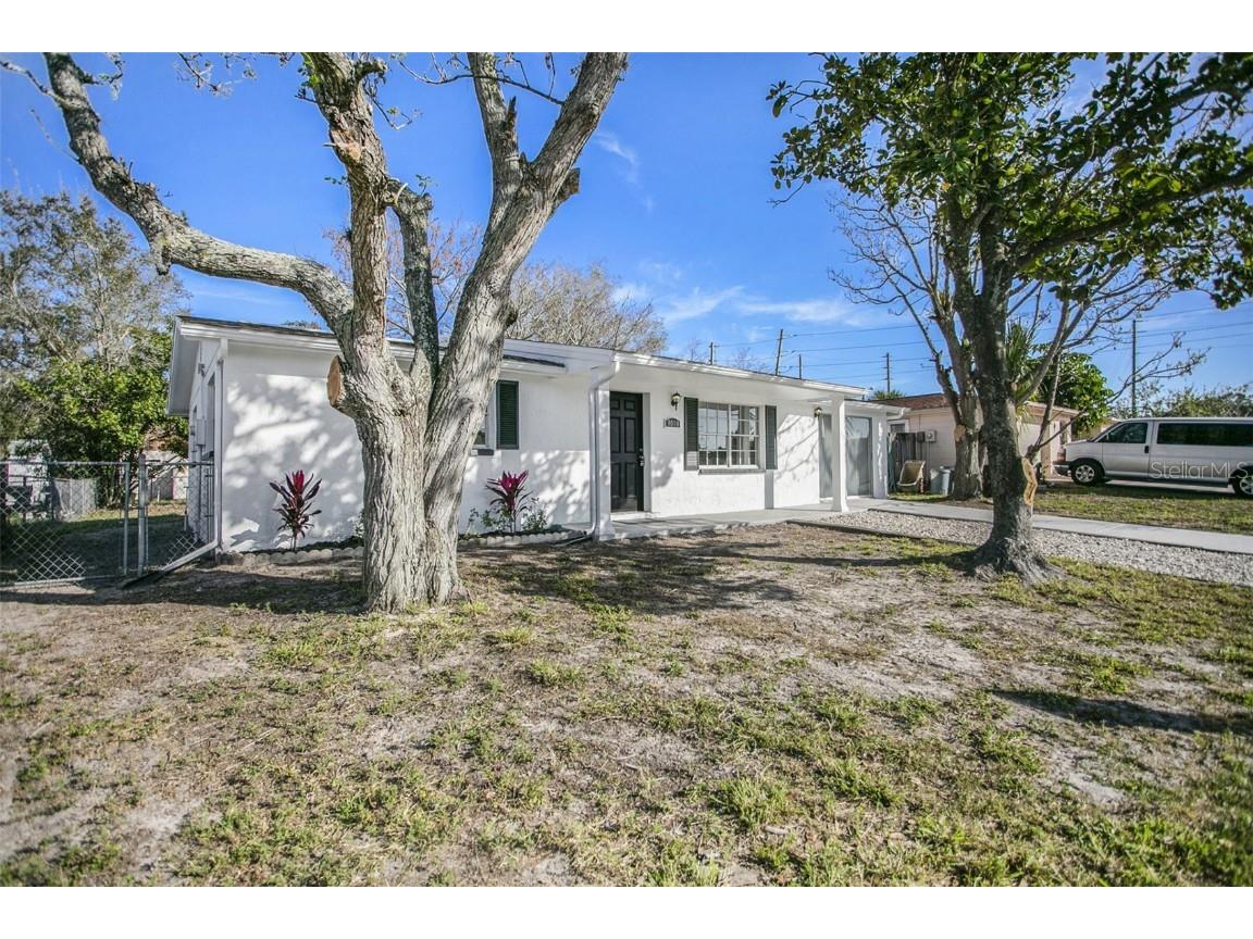 9010 Gray Fox Lane, Port Richey, FL, 34668 MLS A4600539 Edina Realty