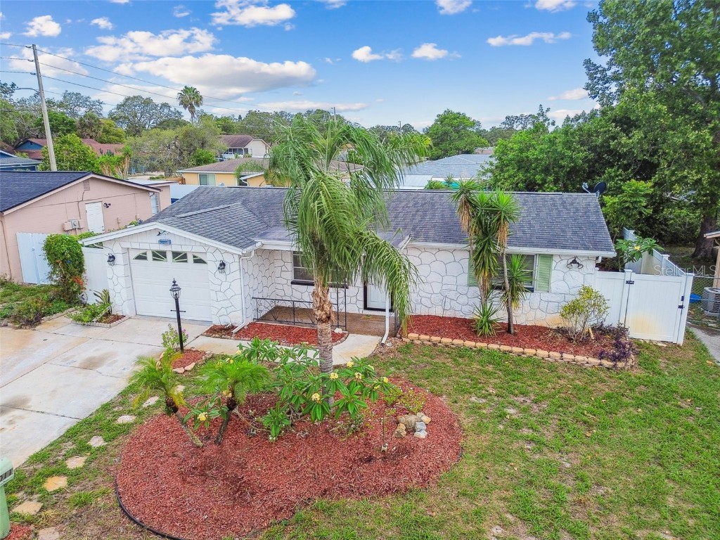 9011 Hunt Club Ln Port Richey FL 34668 TB8396615 image1