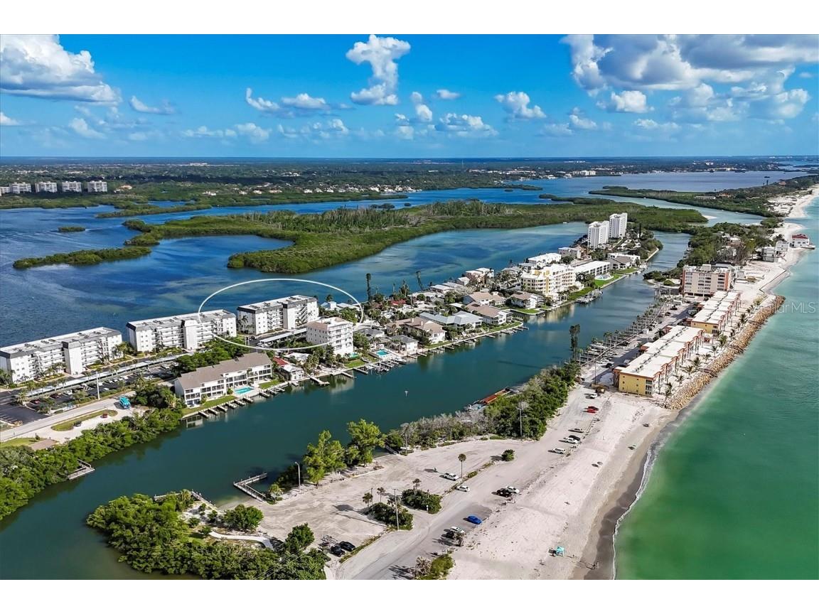 9011 Midnight Pass Road #426 Sarasota FL 34242 A4668084 image1