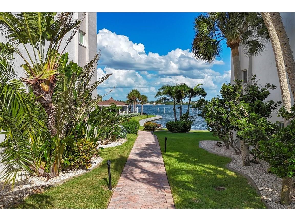 9011 Midnight Pass Road #426 Sarasota FL 34242 A4668084 image29