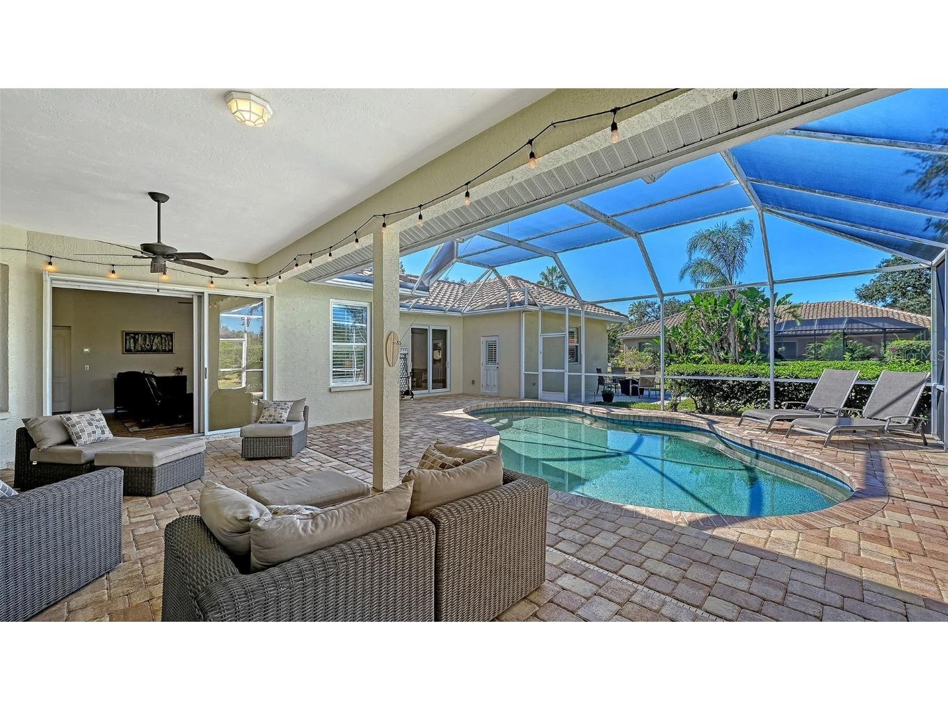 9011 Misty Creek Drive Sarasota FL 34241 A4669718 image2