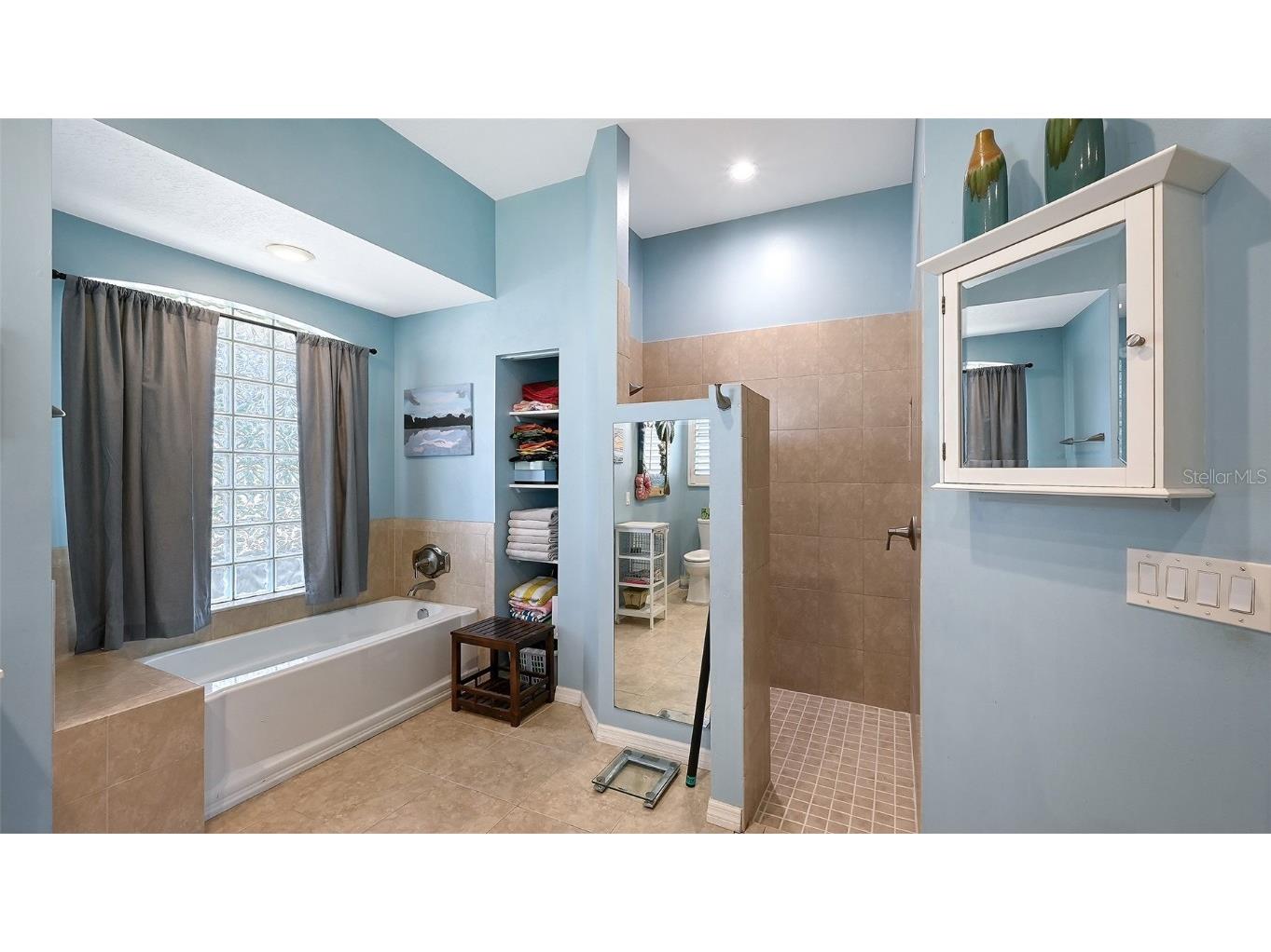 9011 Misty Creek Drive Sarasota FL 34241 A4669718 image40