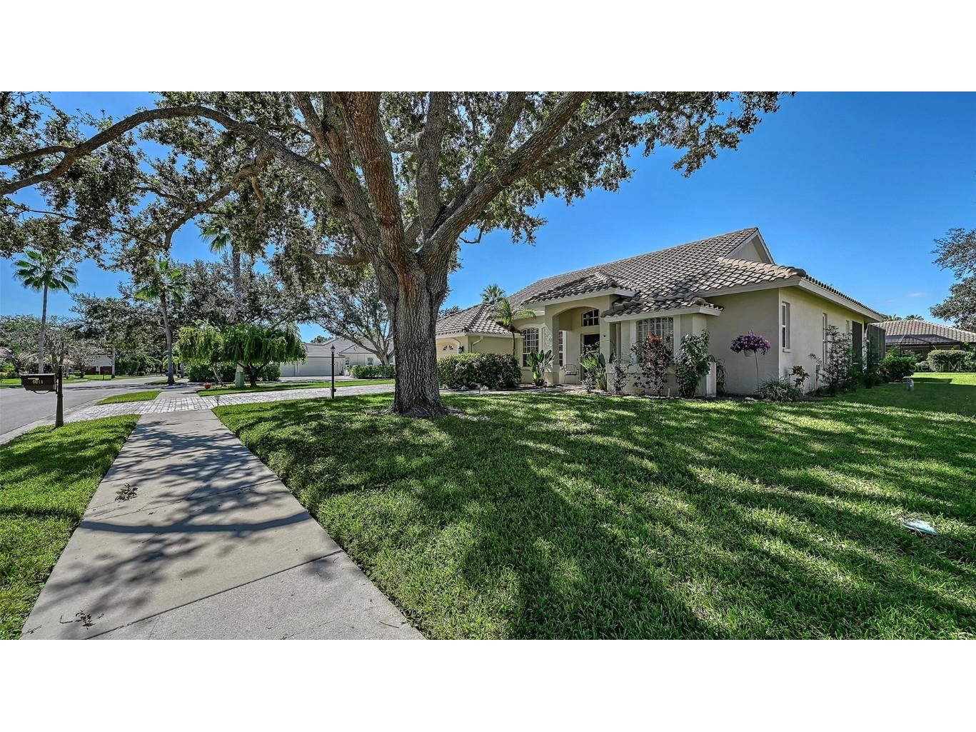 9011 Misty Creek Drive Sarasota FL 34241 A4669718 image7