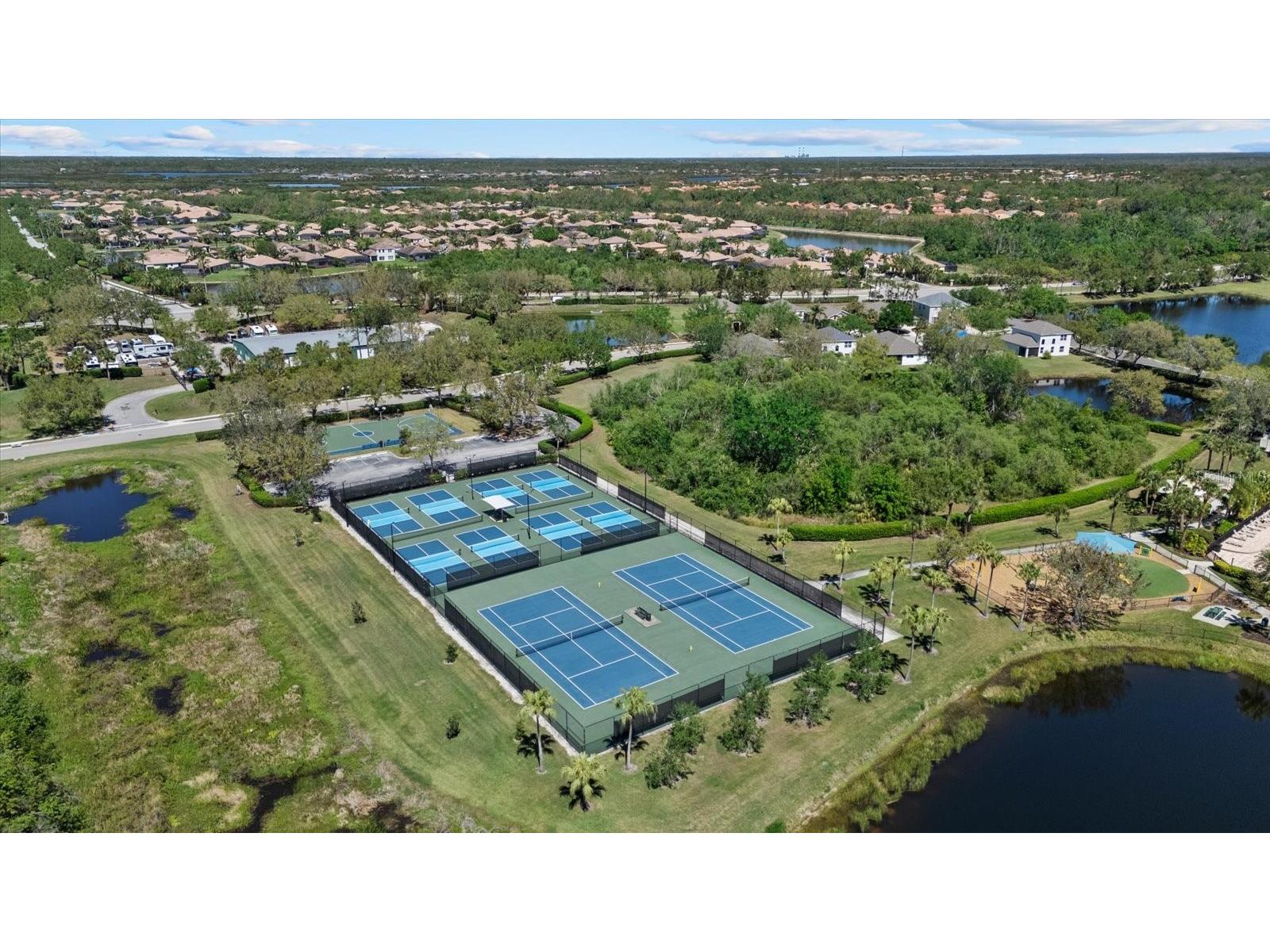 9013 Kingsbury Place Bradenton FL 34212 A4694427 image52