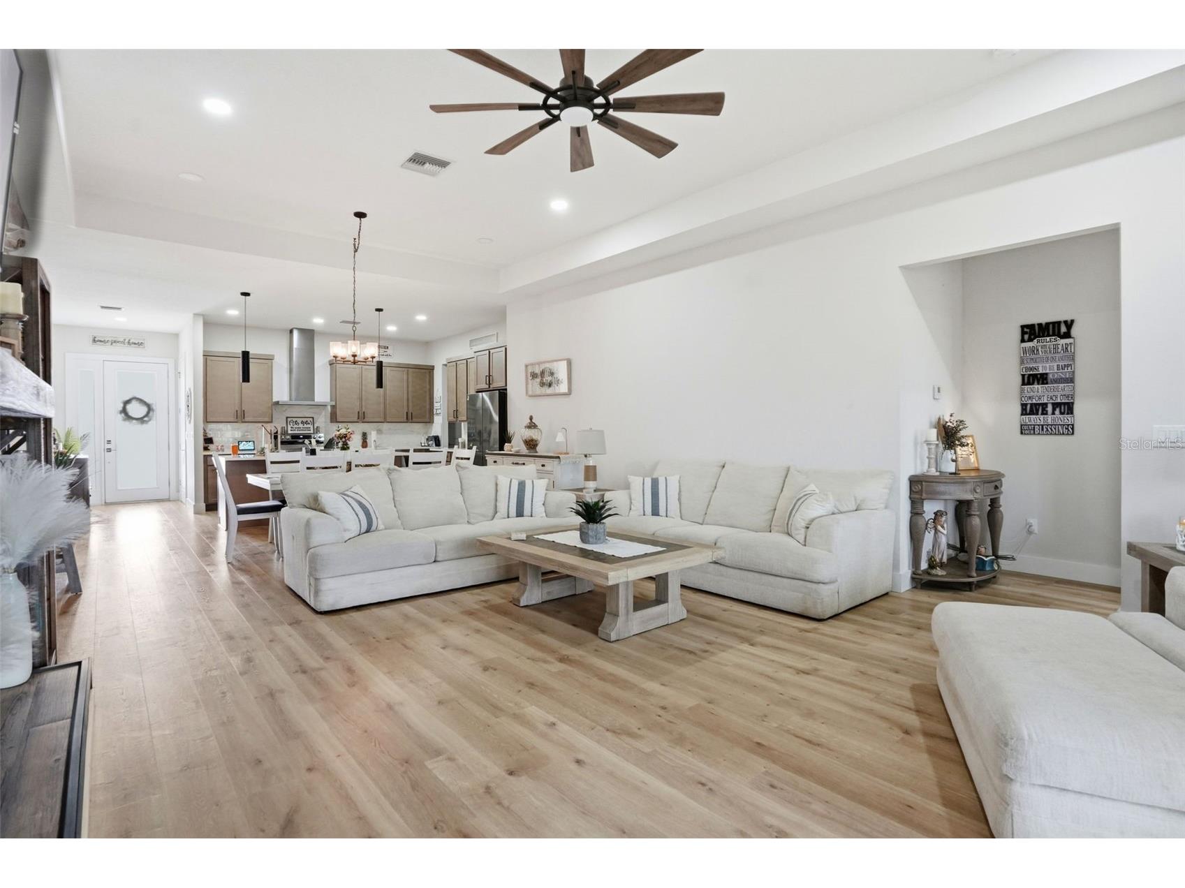 9013 Mississippi Run Weeki Wachee FL 34613 W7884479 image25