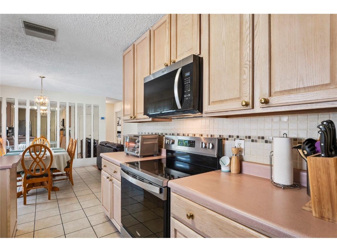 9013 Nakoma Way Weeki Wachee FL 34613 W7880742 image13