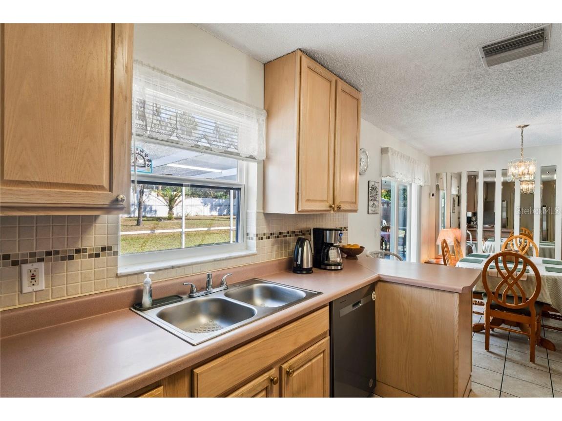 9013 Nakoma Way Weeki Wachee FL 34613 W7880742 image14