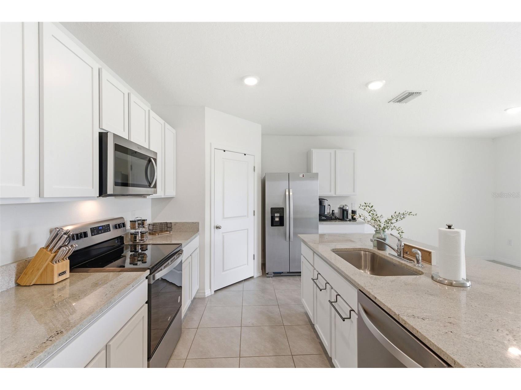 9014 Forge Breeze Loop Wesley Chapel FL 33545 W7886204 image21