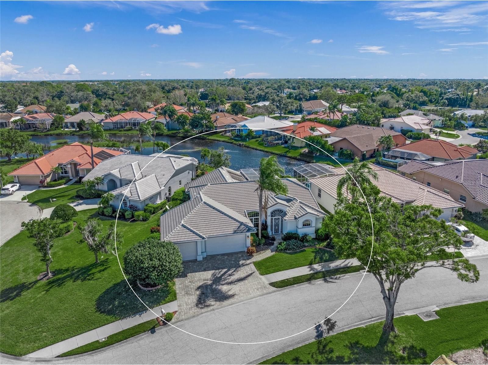 9017 Huntington Pointe Drive Sarasota FL 34238 A4678469 image1
