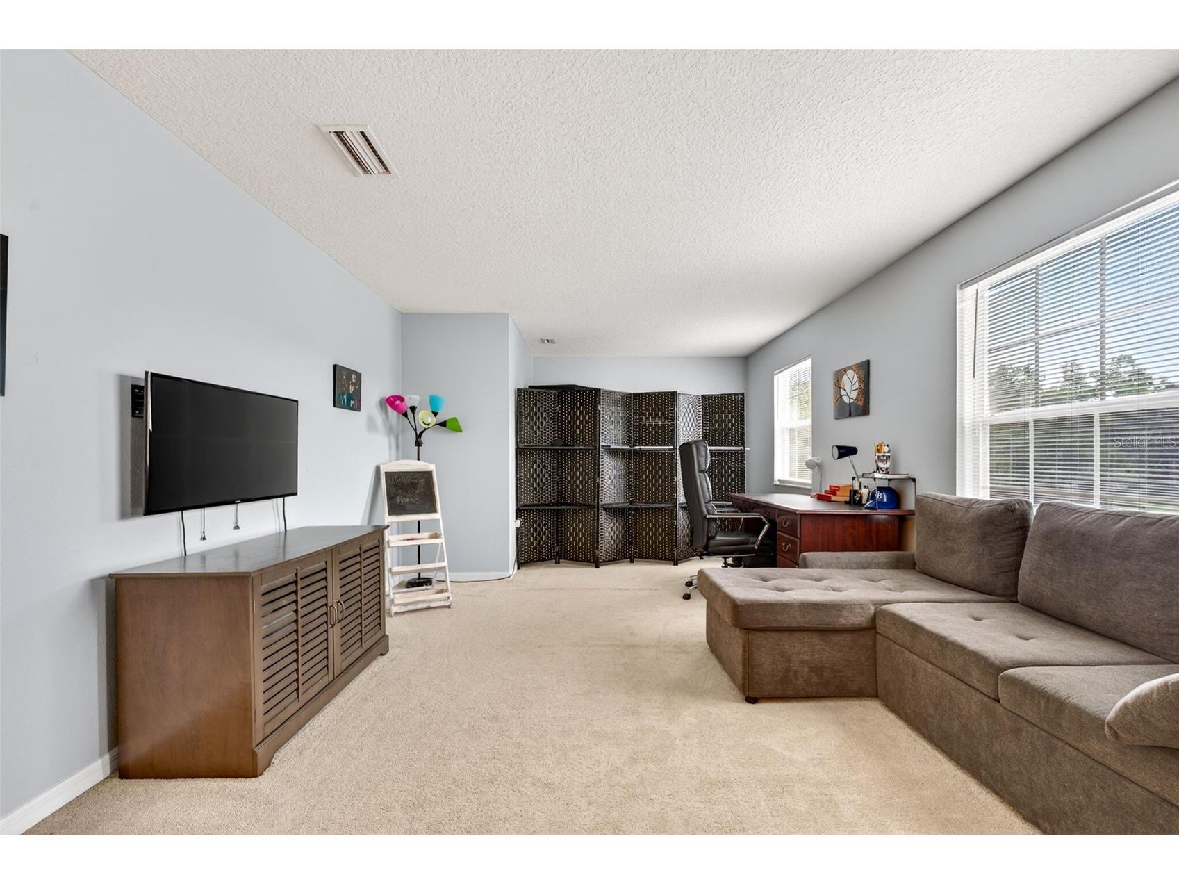 9018 N River Road Tampa FL 33635 TB8521093 image33