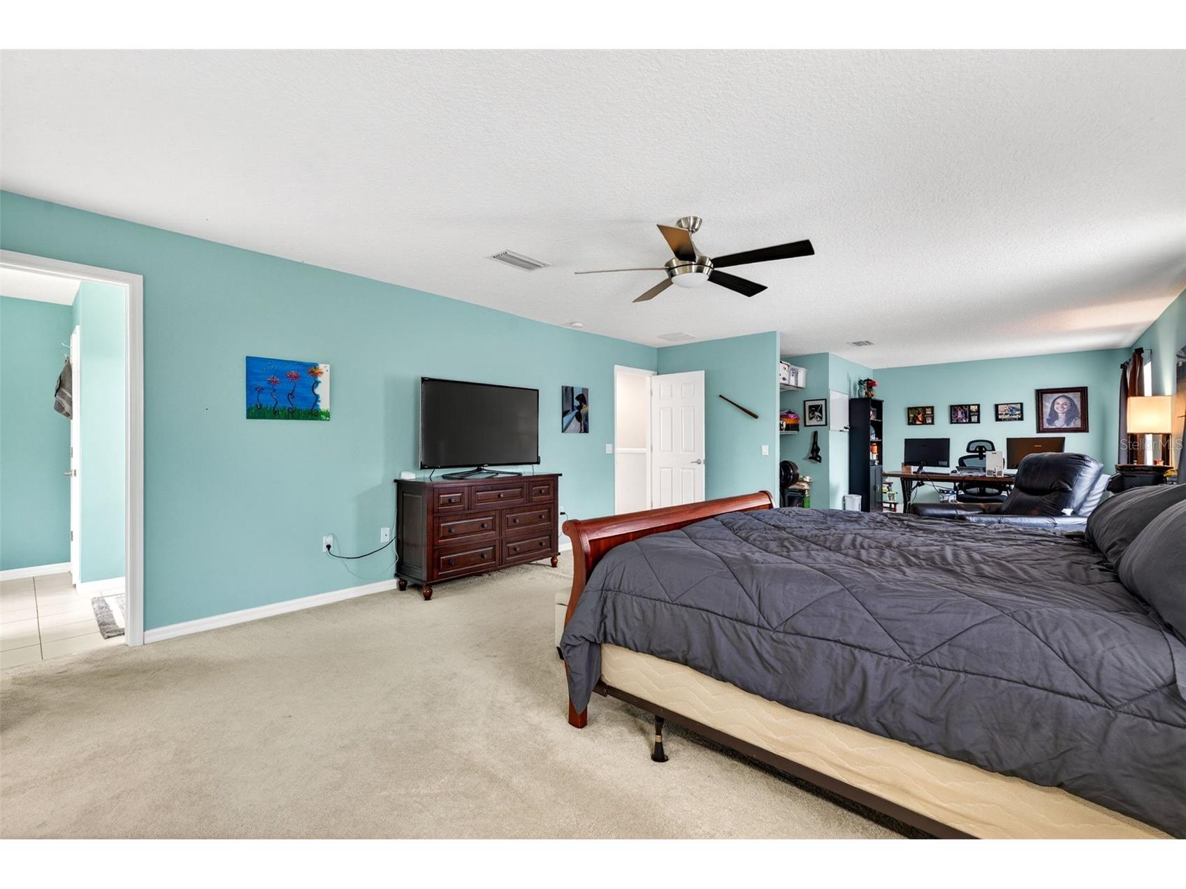 9018 N River Road Tampa FL 33635 TB8521093 image48