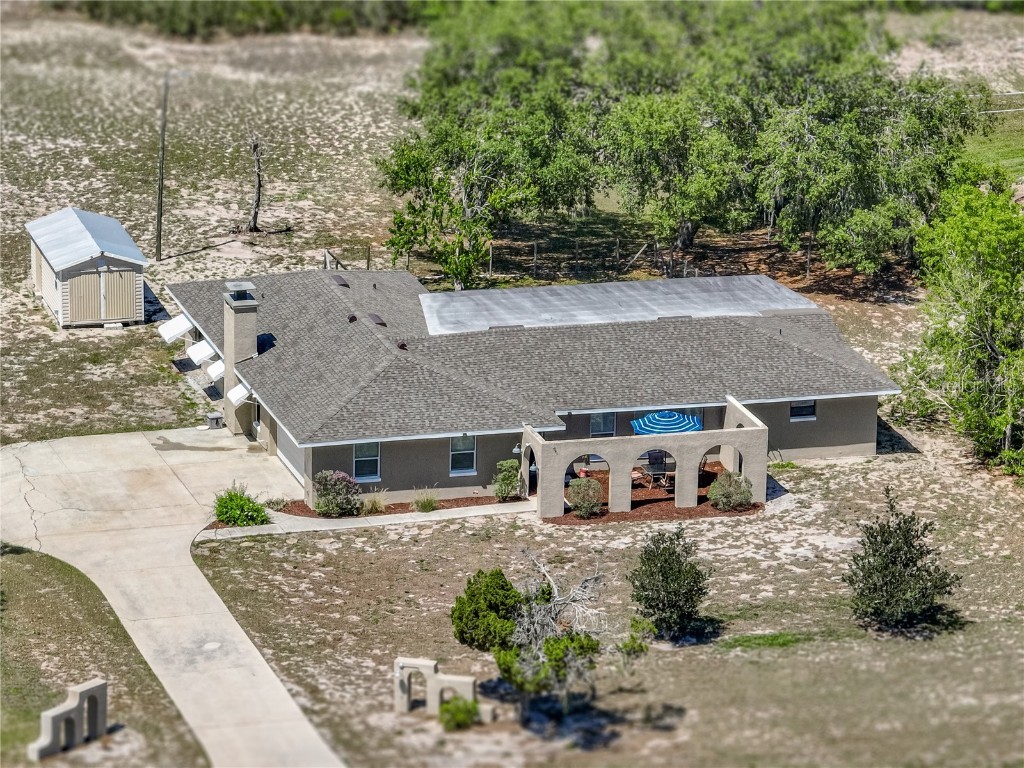 9019 Oakwood Drive Lake Wales FL 33898 - LAKE WALK IN WATER P4934548 image1