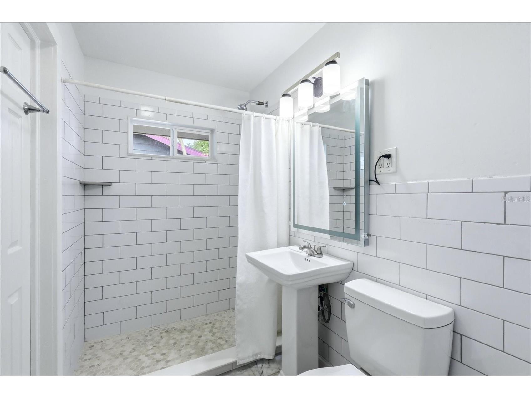 902 37th Street W Bradenton FL 34205 A4691828 image15