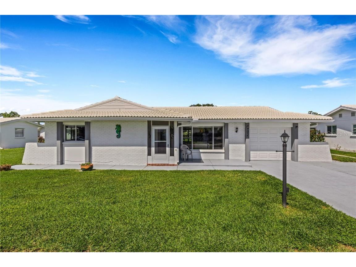902 Buttonwood Drive Bradenton FL 34208 A4580731 image1