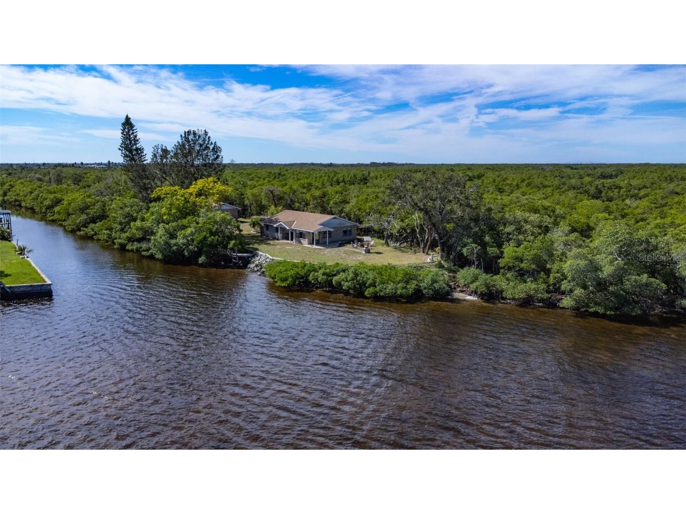 902 Canal Street Ruskin FL 33570 - TAMPA BAY MANATEE RIVER T3481132 image1