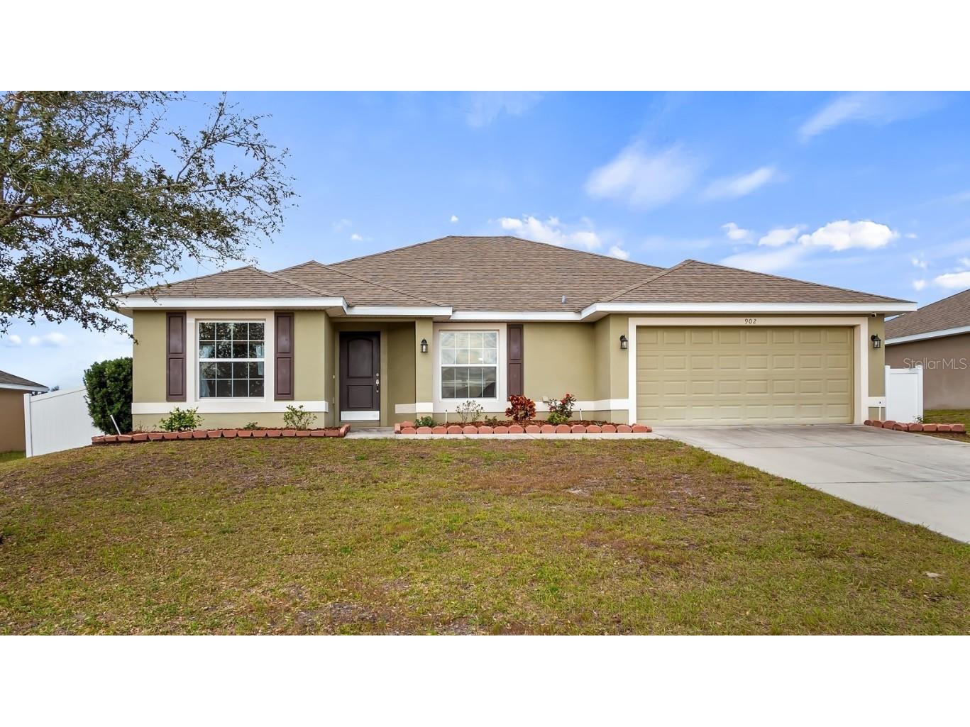 902 Chestnut Drive Fruitland Park FL 34731 G5093859 image1