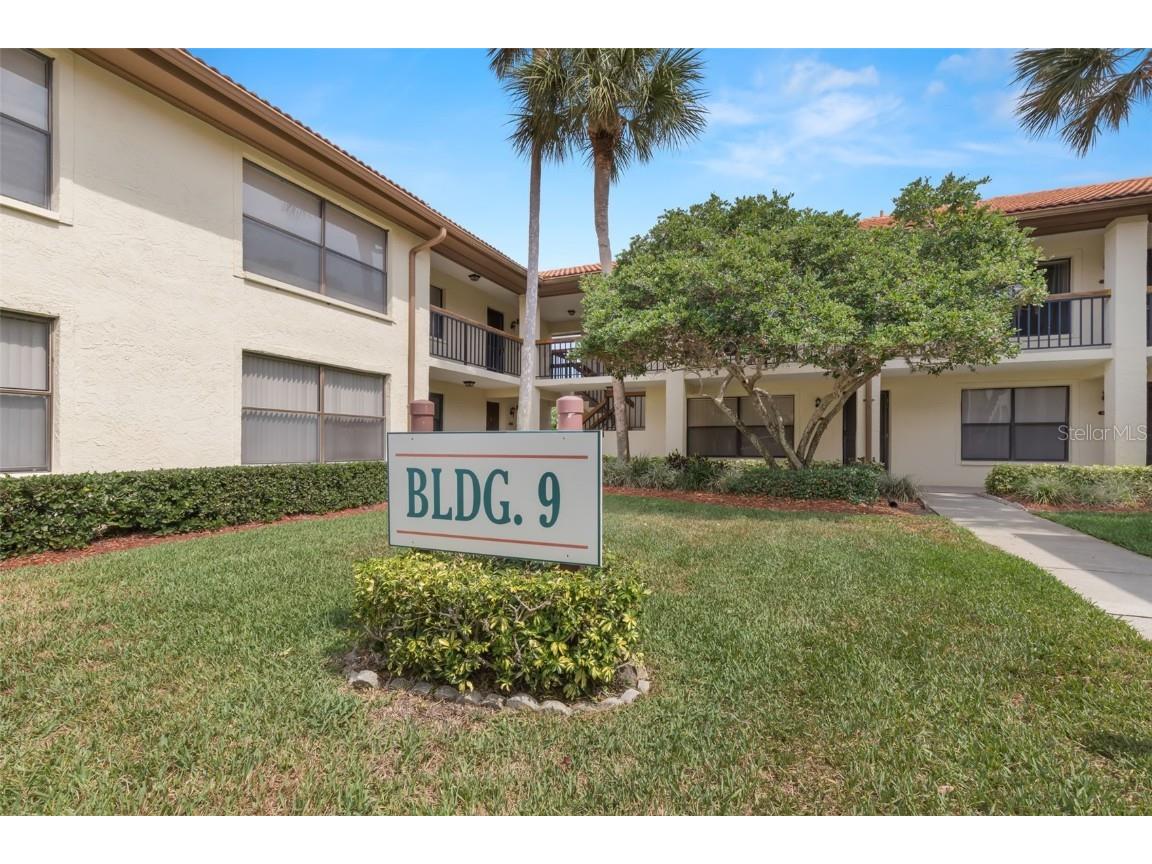 902 Hammock Pine Boulevard #902 Clearwater FL 33761 U8228811 image1
