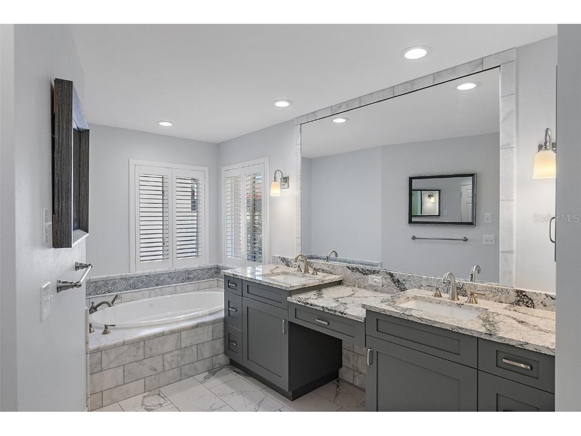 902 Marco Drive NE Saint Petersburg FL 33702 - TAMPA BAY TB8359087 image28