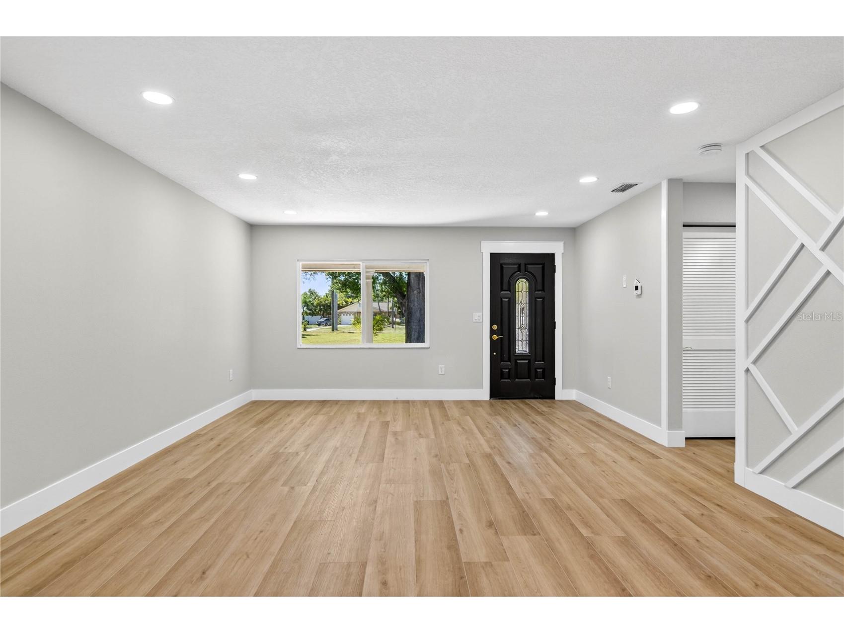 902 N 32nd Street Saint Petersburg FL 33713 TB8481192 image11