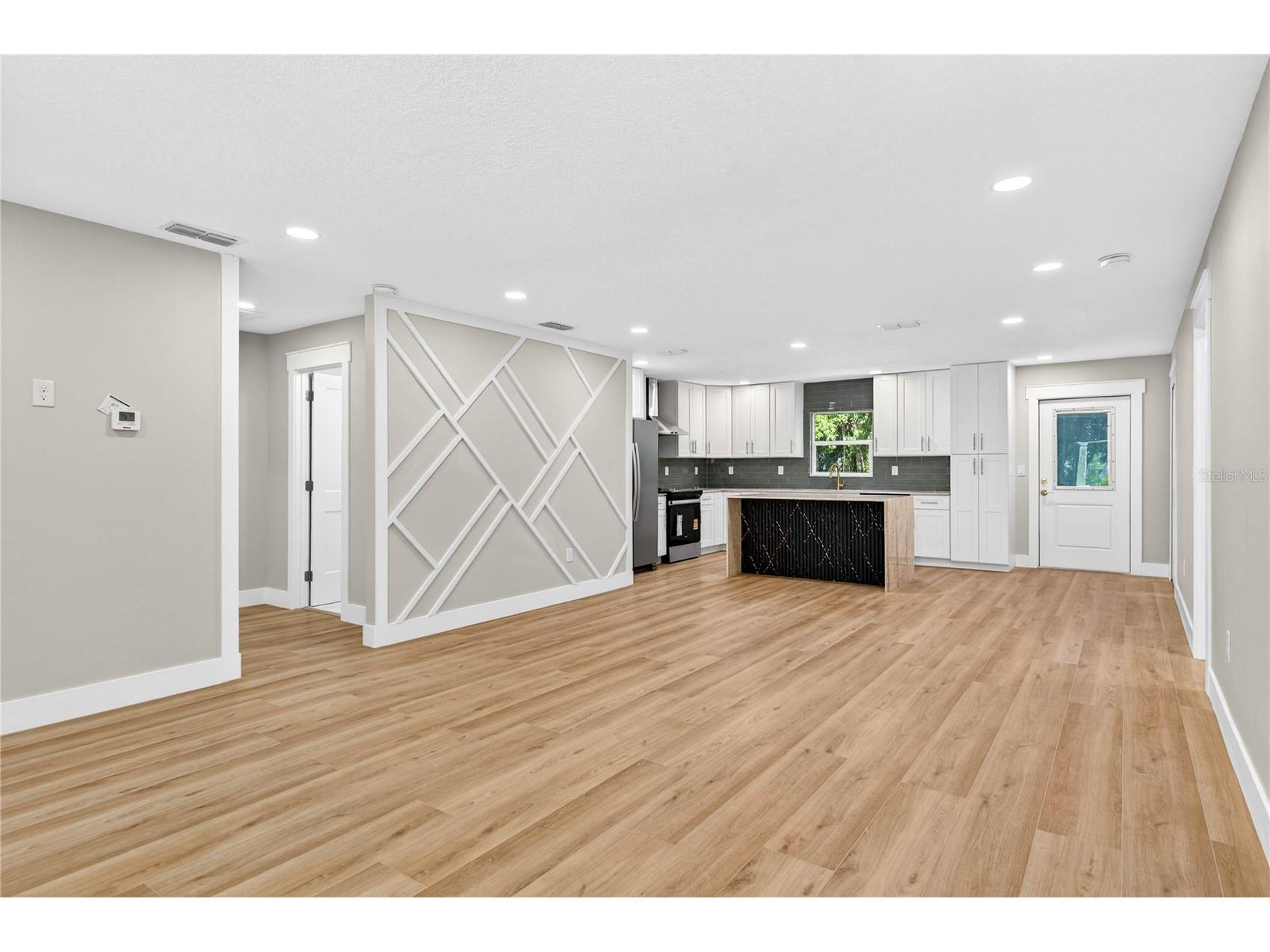 902 N 32nd Street Saint Petersburg FL 33713 TB8481192 image12