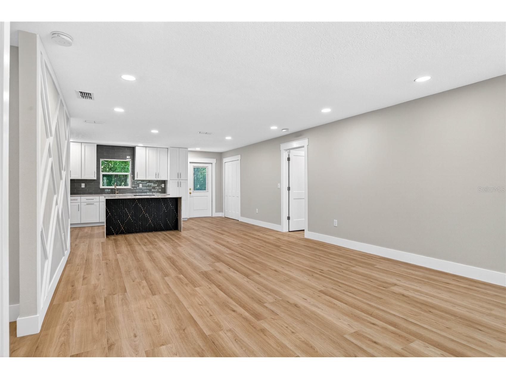 902 N 32nd Street Saint Petersburg FL 33713 TB8481192 image13