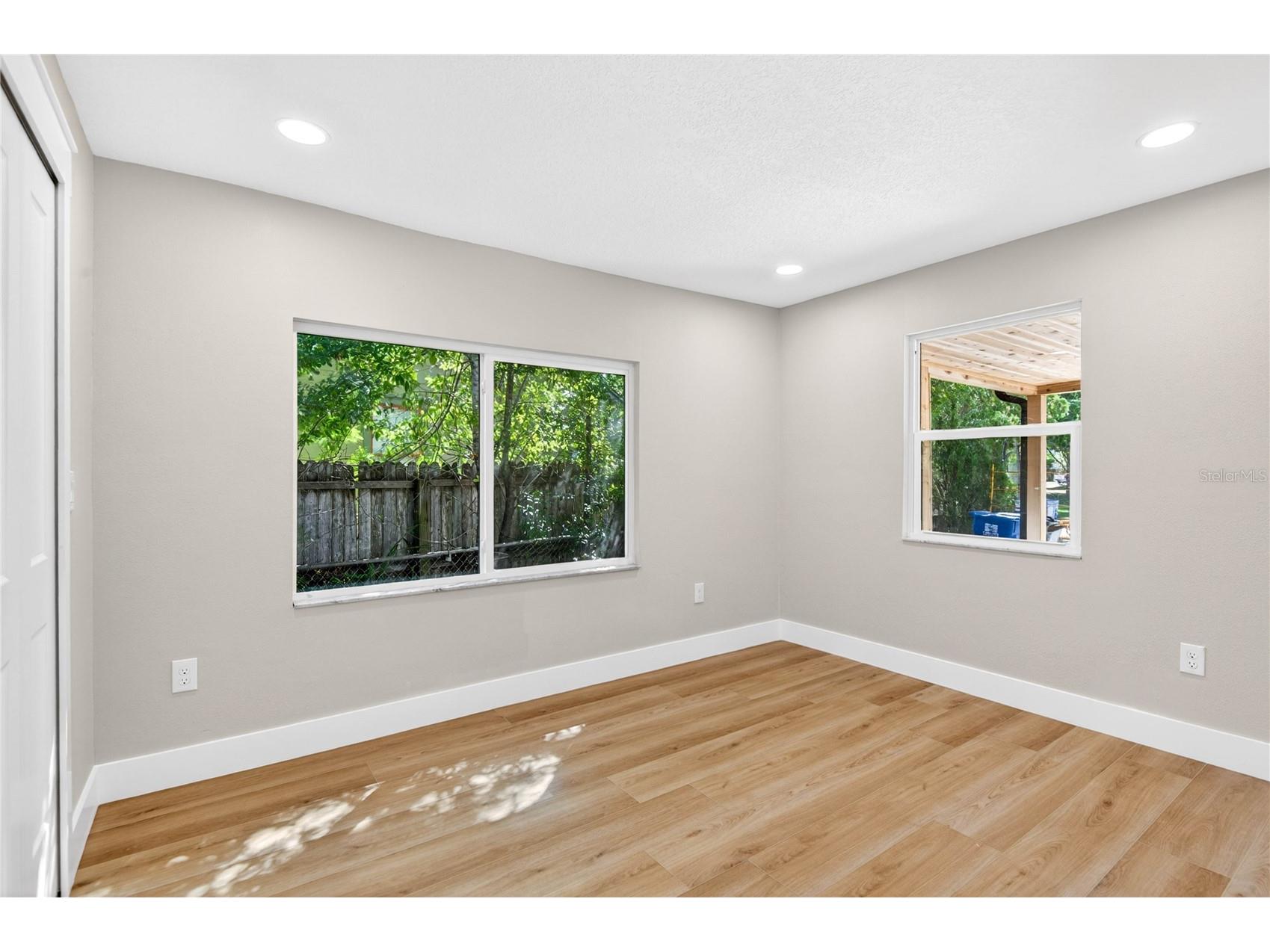 902 N 32nd Street Saint Petersburg FL 33713 TB8481192 image16