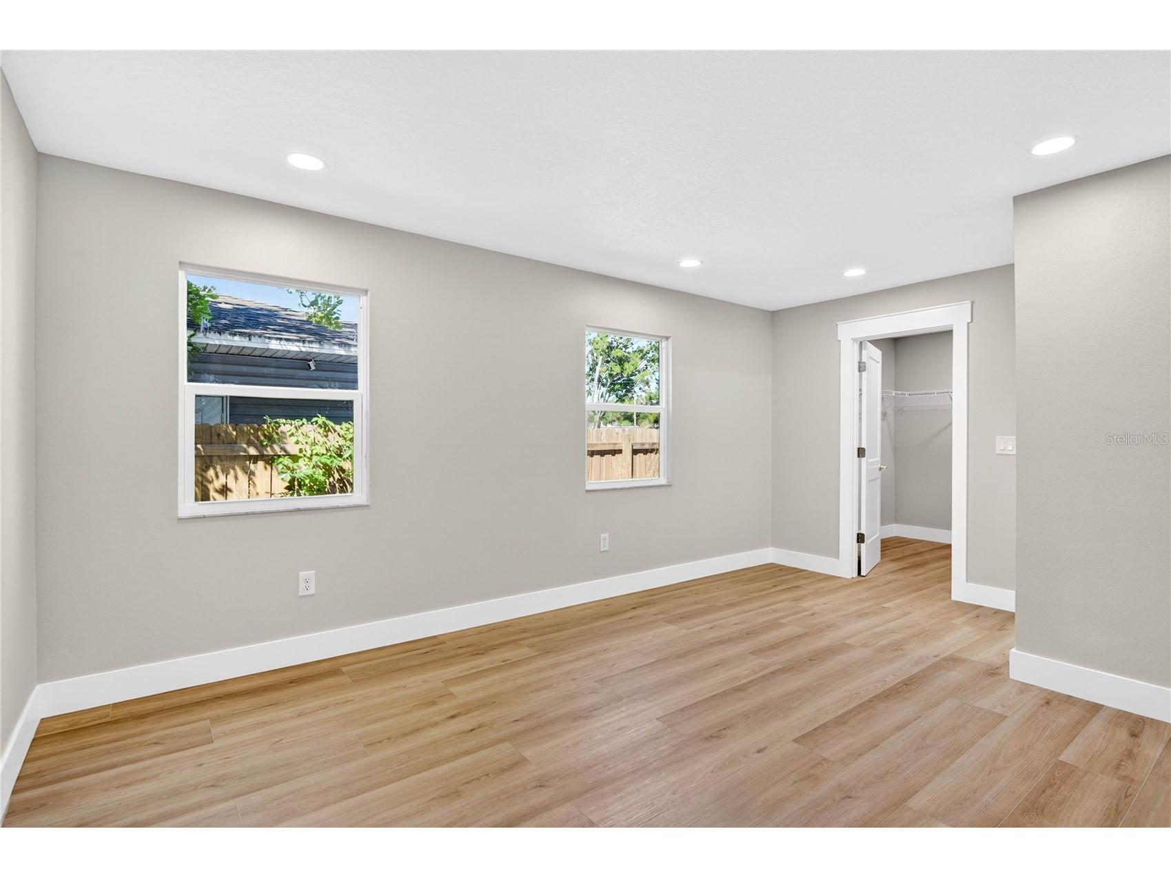 902 N 32nd Street Saint Petersburg FL 33713 TB8481192 image22