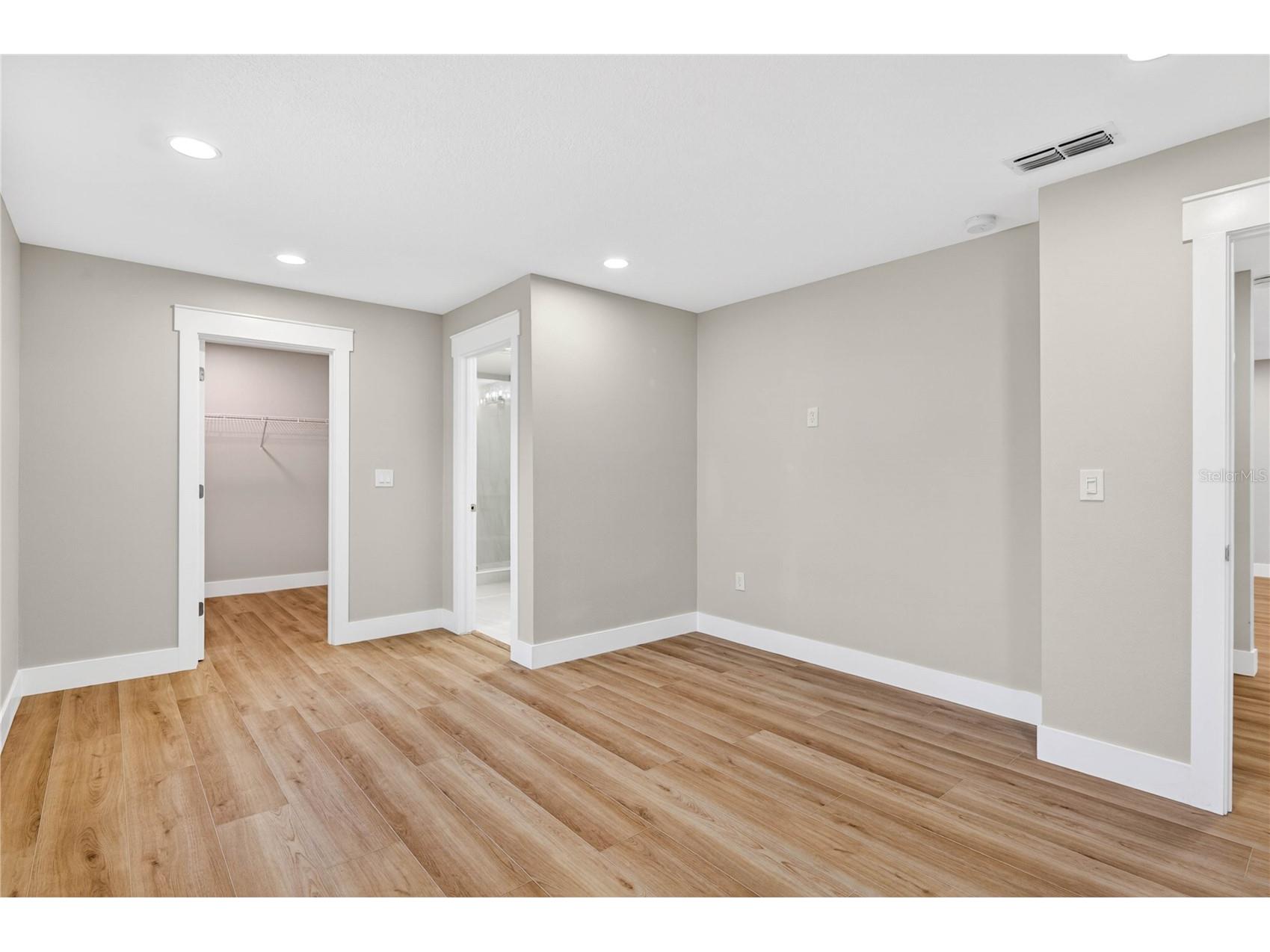 902 N 32nd Street Saint Petersburg FL 33713 TB8481192 image24