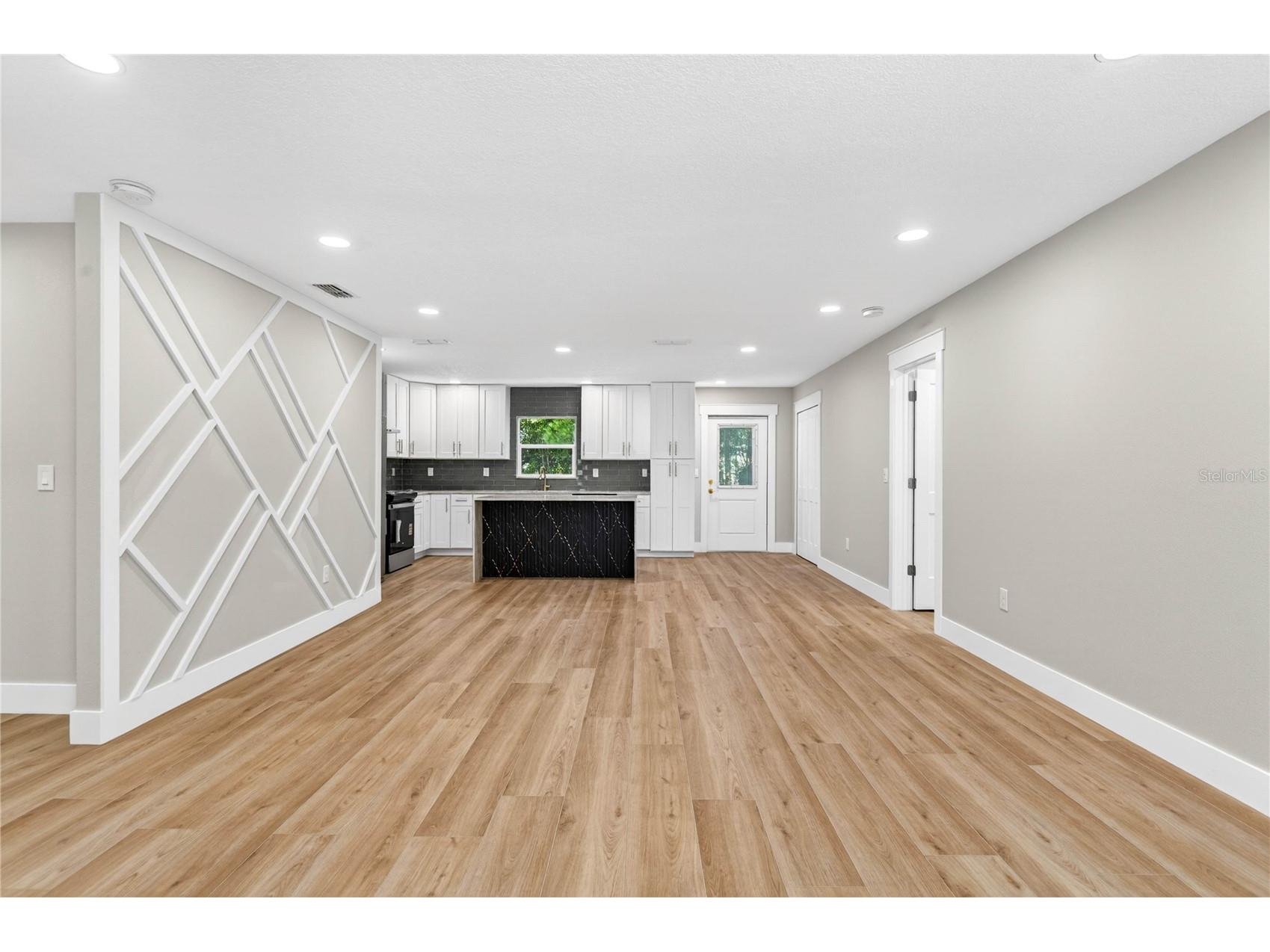 902 N 32nd Street Saint Petersburg FL 33713 TB8481192 image5