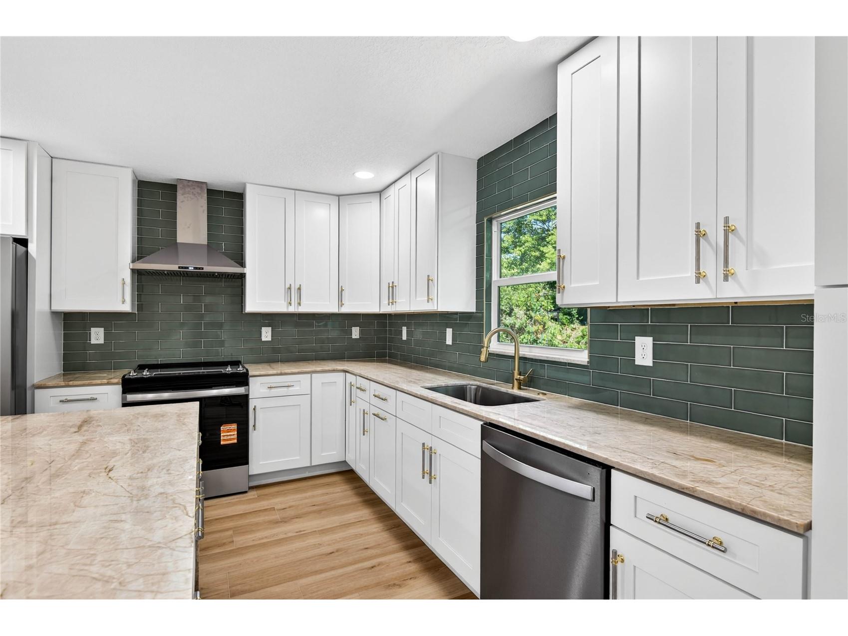 902 N 32nd Street Saint Petersburg FL 33713 TB8481192 image7