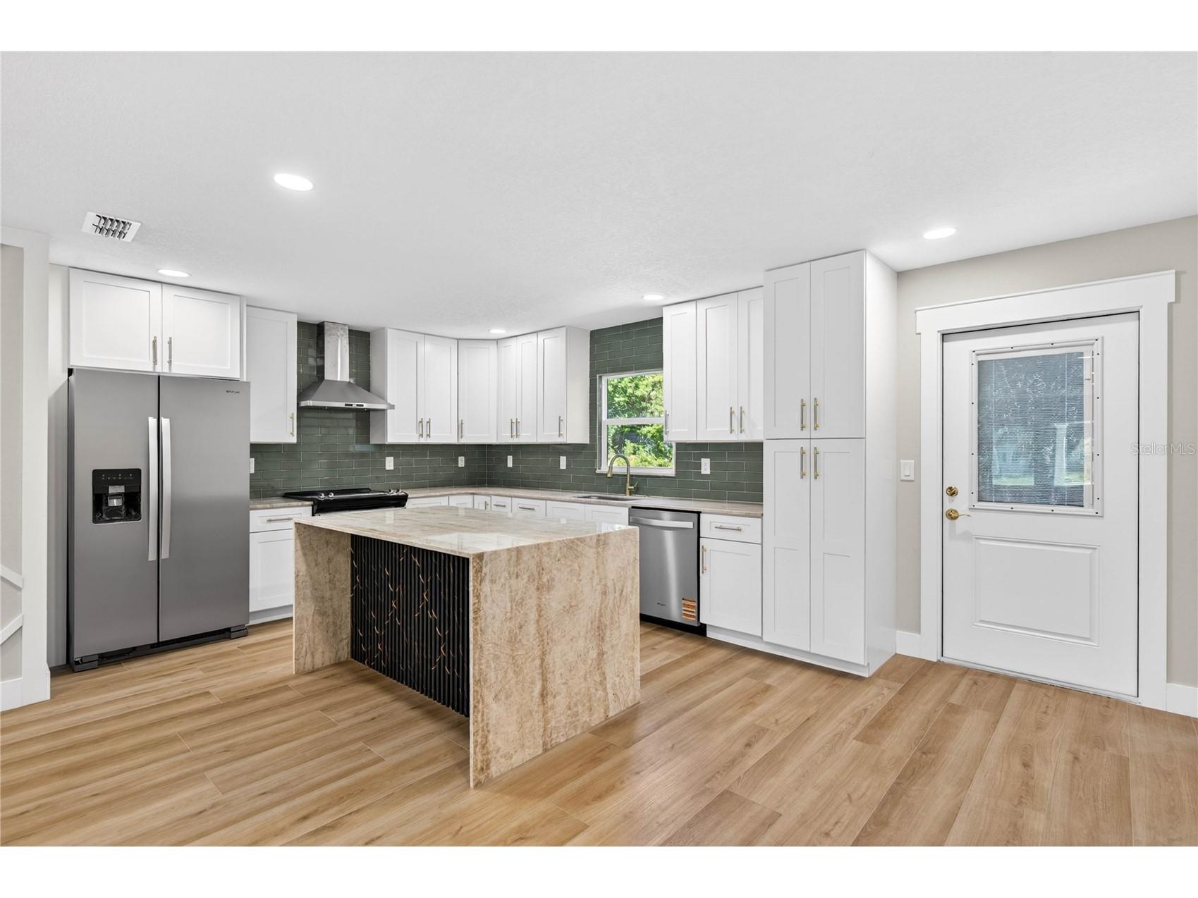 902 N 32nd Street Saint Petersburg FL 33713 TB8481192 image8