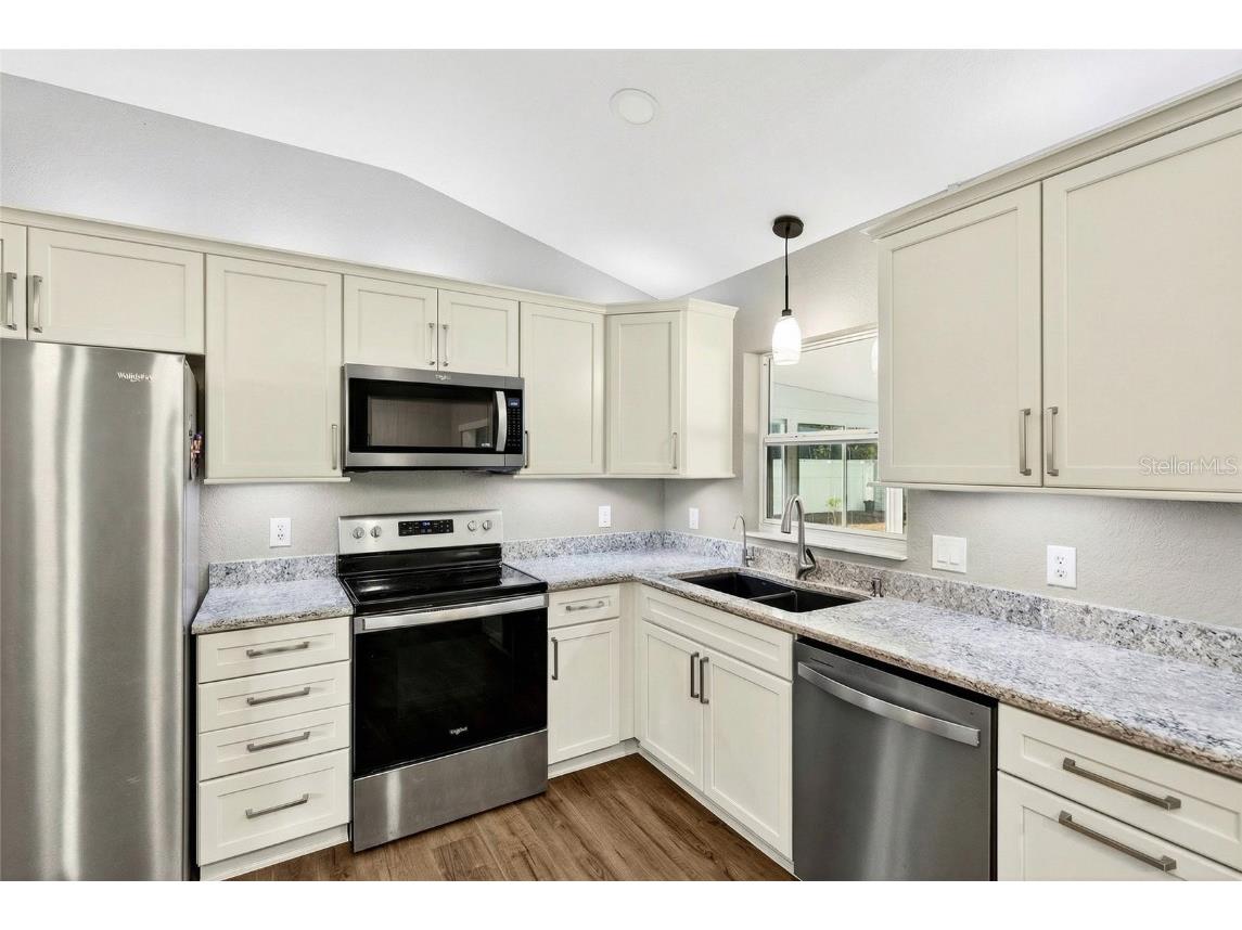 902 NE 130th Terrace Silver Springs FL 34488 OM715942 image14