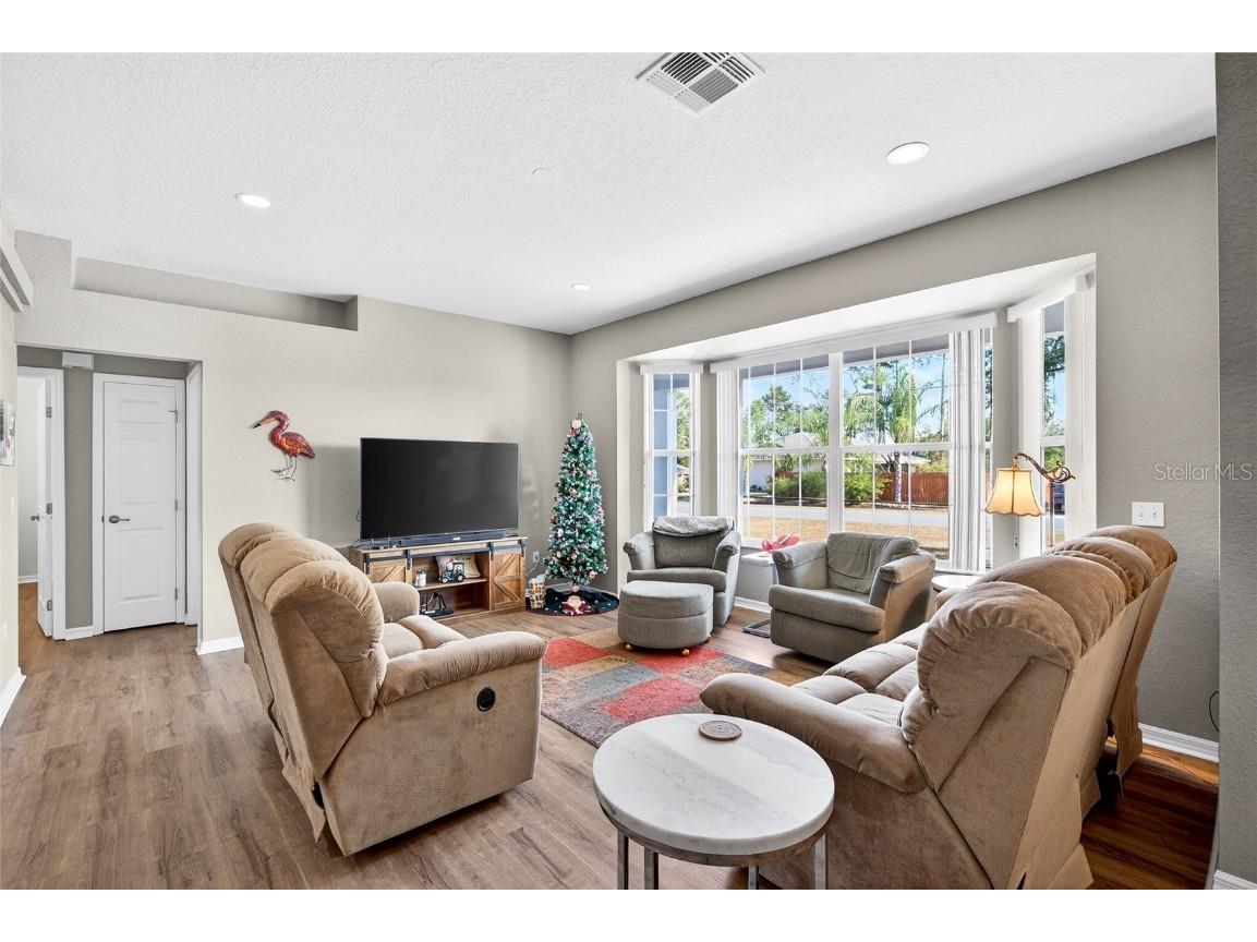 902 NE 130th Terrace Silver Springs FL 34488 OM715942 image6