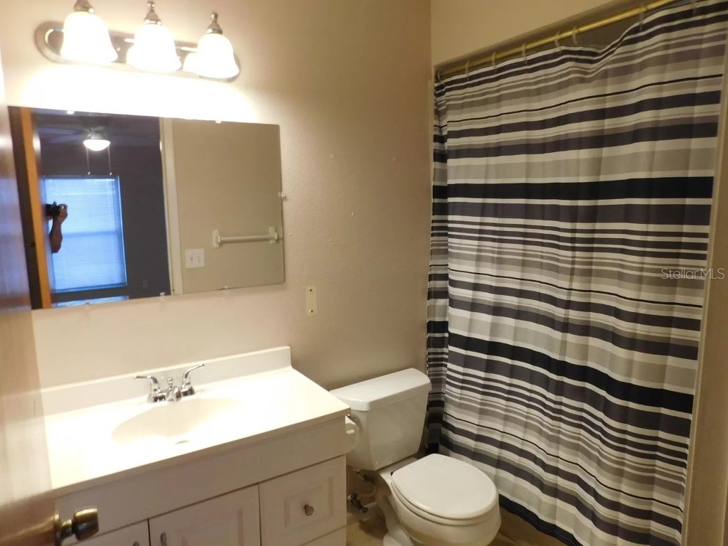 902 Plum Tree Lane Sarasota FL 34243 A4671062 image14