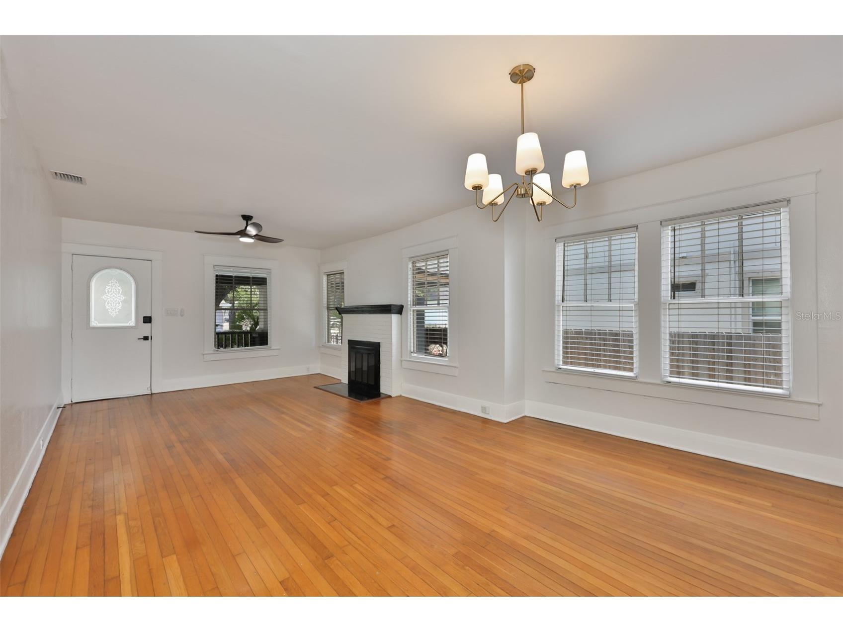 902 W Columbus Drive Tampa FL 33602 TB8507442 image8