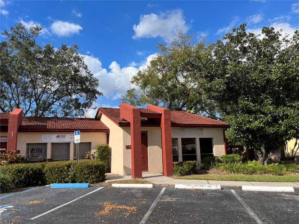 902 W Lumsden Road Brandon FL 33511 T3425939 image1