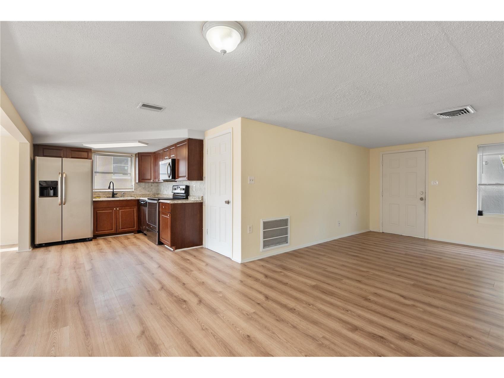 9020 Hunt Club Lane Port Richey FL 34668 W7883846 image7