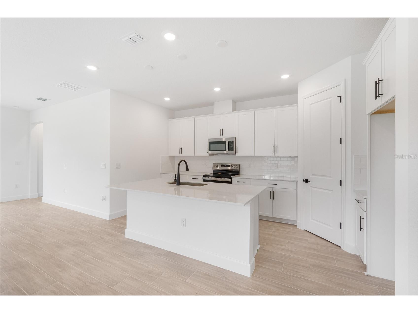 9021 Players Drive Weeki Wachee FL 34613 S5127463 image14