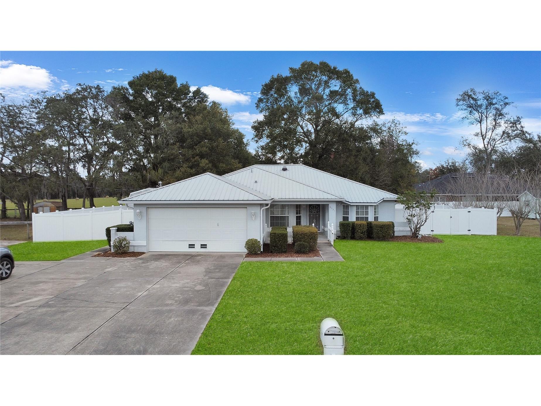 9021 SE 155th Place Summerfield FL 34491 W7881733 image1