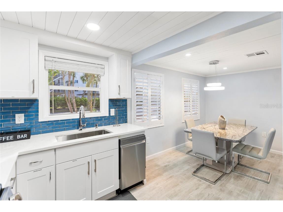 9022 Midnight Pass Road #112 Sarasota FL 34242 A4667321 image14